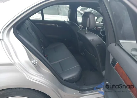 2009 Mercedes-Benz C 300 Sport из США, поврежденный, VIN WDDGF54X09R072655